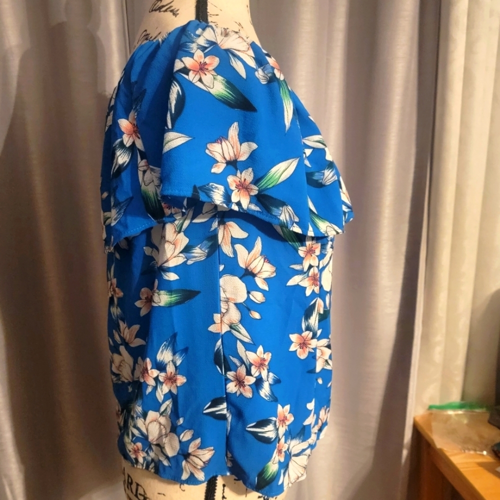 Off Shoulder Top Tropical Print - Picture 5 of 9